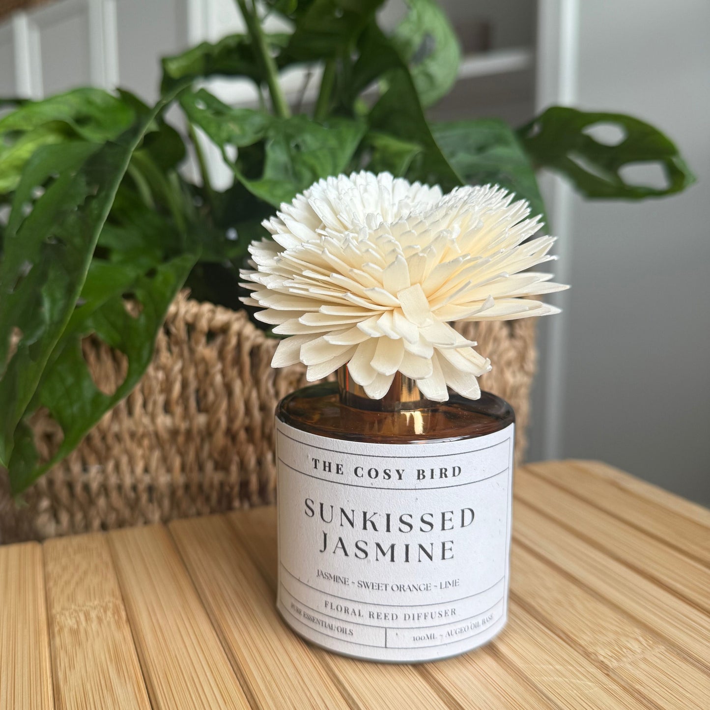 The luxury floral reed diffuser
